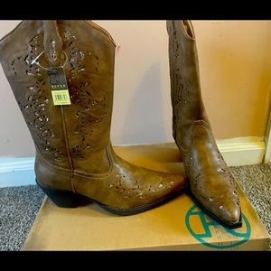 New boots never worn